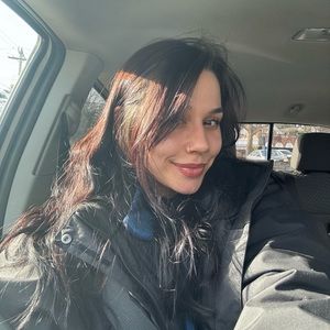 Meet your Posher, Chloe